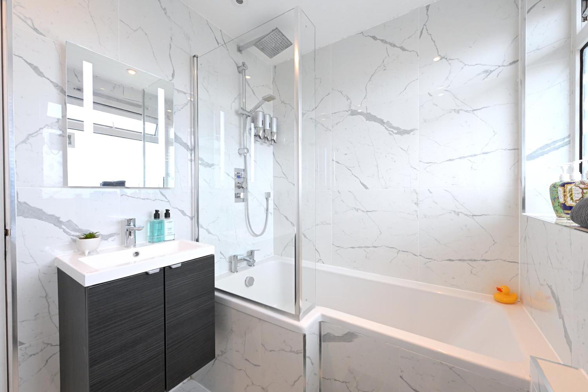 Superb 4 Bedroom Flat In The Heart Of Camden Town Londres Exterior foto